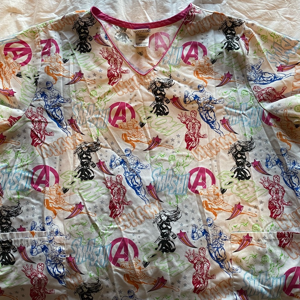Marvel Scrub Top Avengers